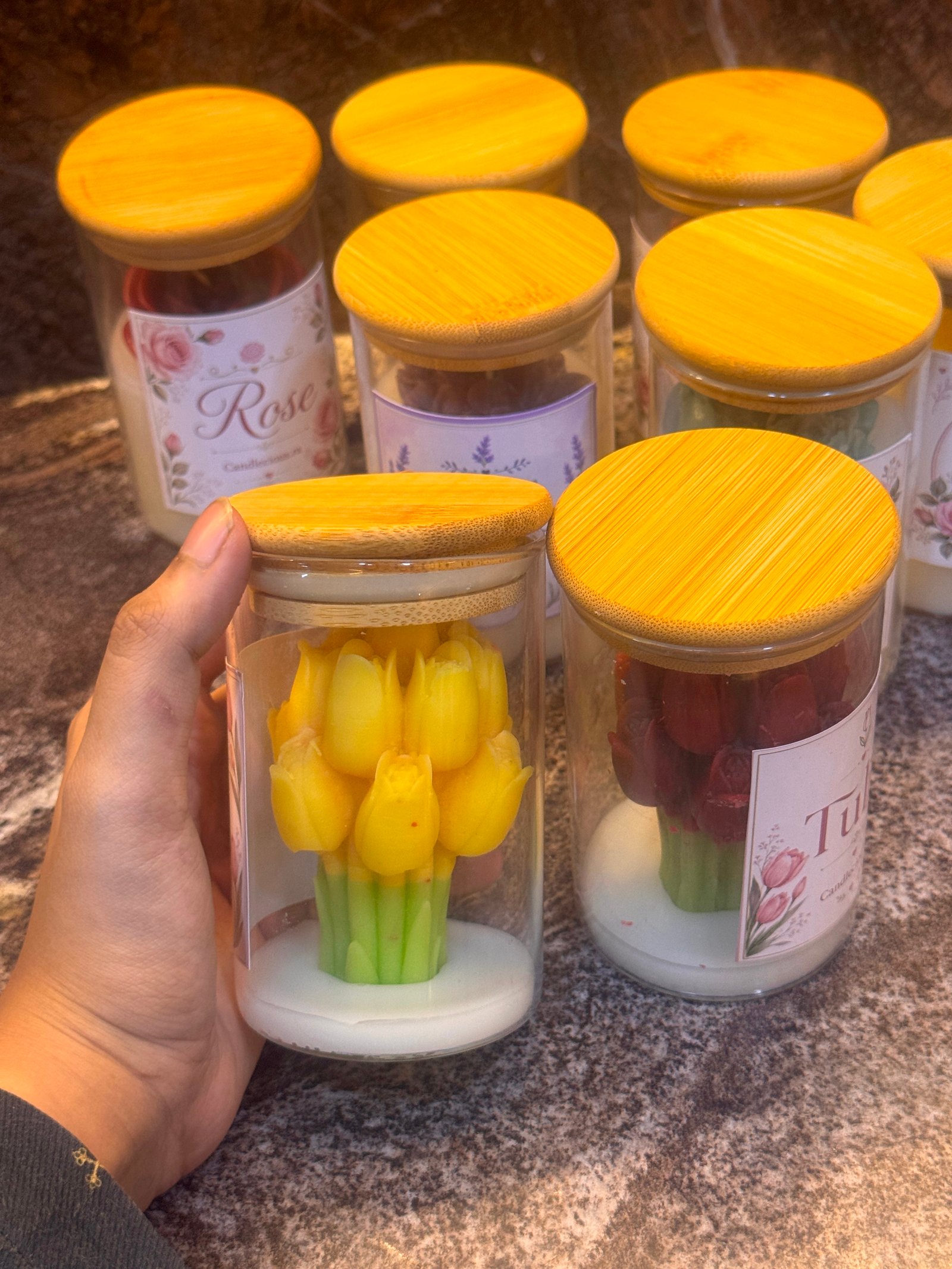 Tulip jar 