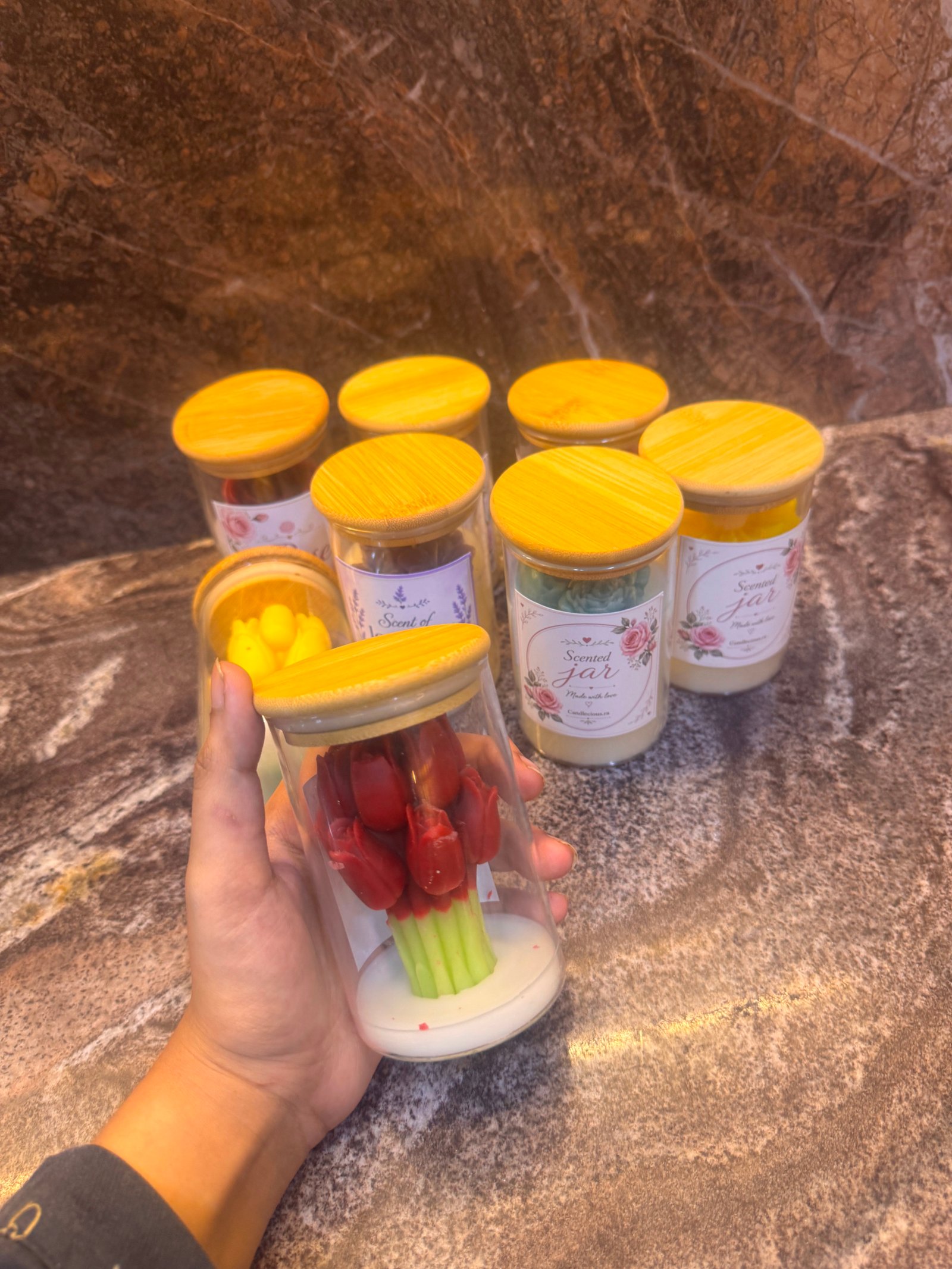 Tulip jar 